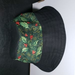 Bucket Hat Holly and Candy Bulbs with black trim